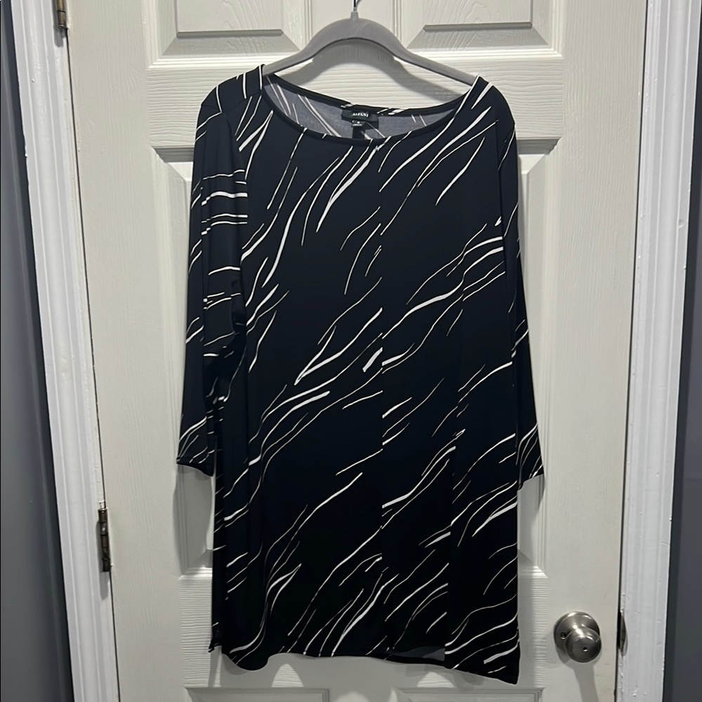 Chic Black and White Patterned Tunic